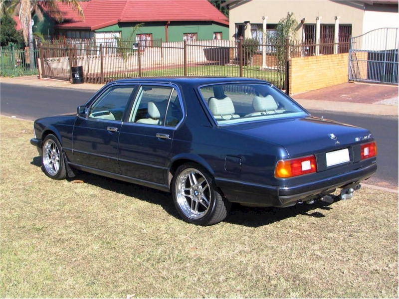 E23 745i SA (M88)