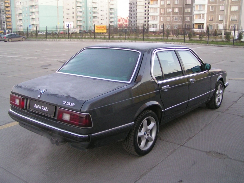 Свежие фото, после презентации новой семерки