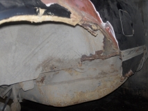 левое заднее крыло