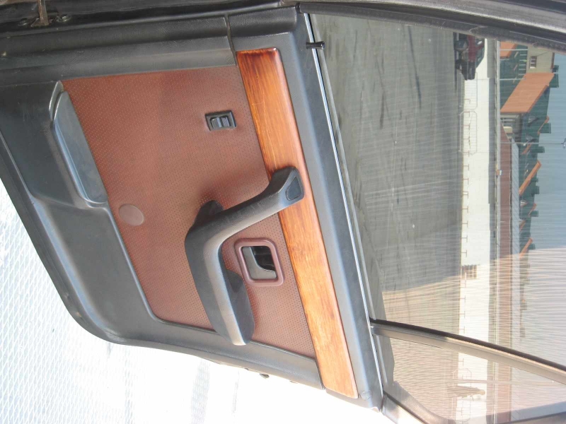 Задняя дверь