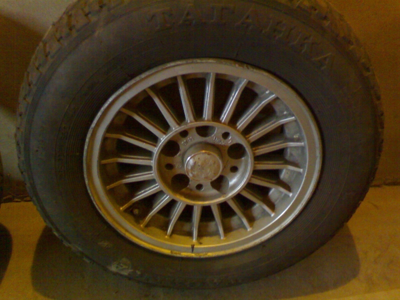 Такие колёса стояли