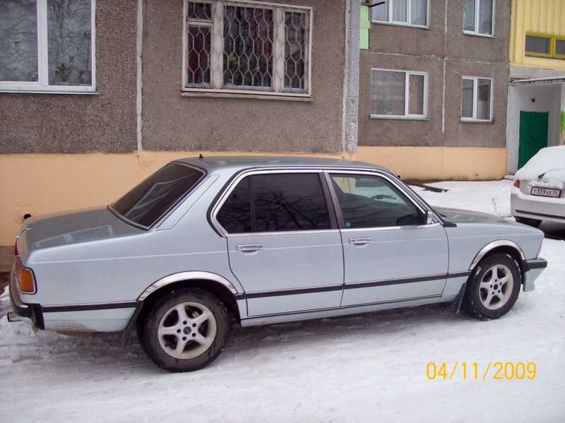 Серебристый BMW+русская зима