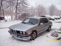 Серебристый BMW+русская зима