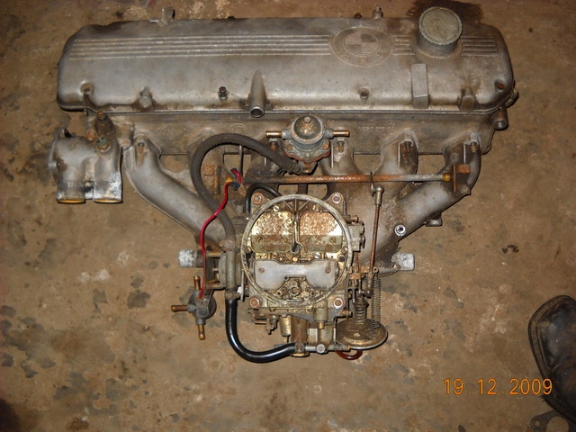 голова с карбюратором