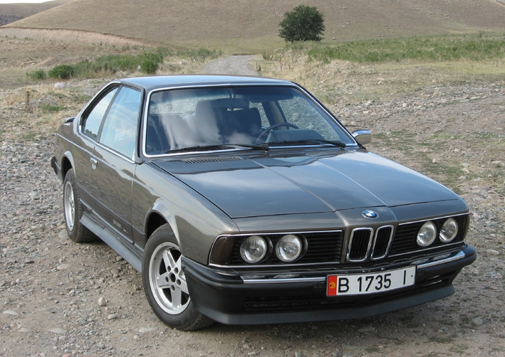 На пригорке