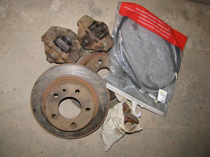 Комплект задних тормозов дорестайл