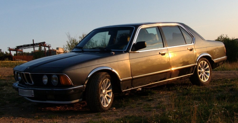 735i