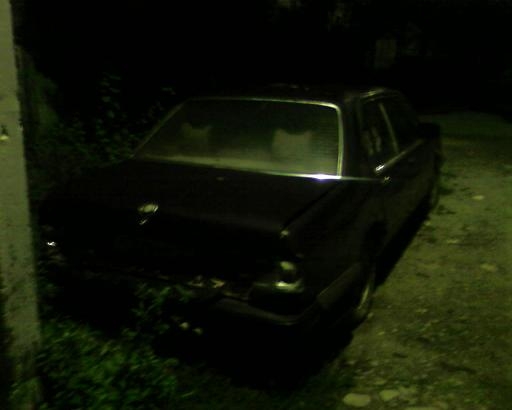 проезжая по селу ночью,нашел синюю БМВ