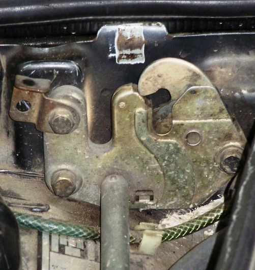 замки капота