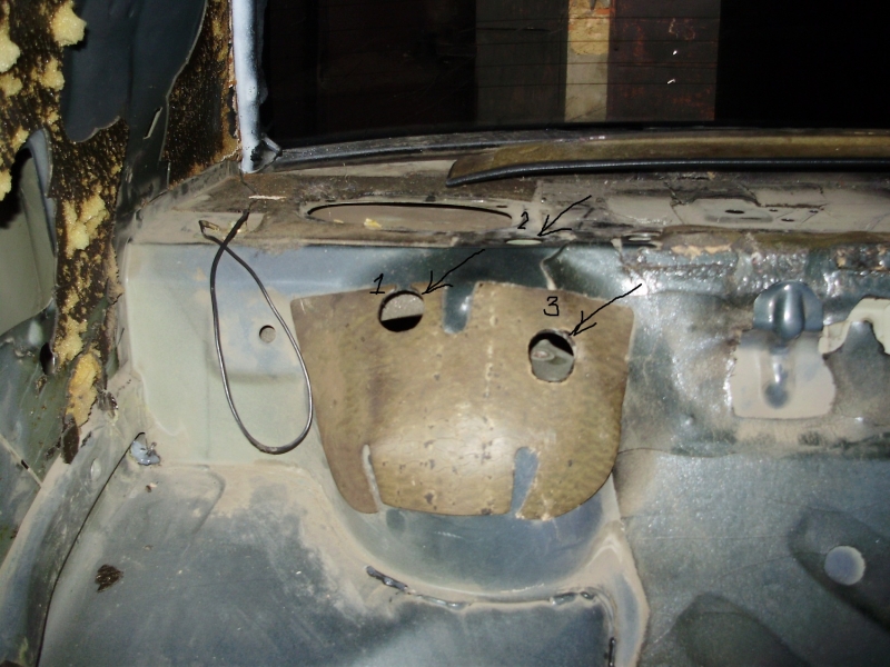 монтаж. отверстия задней стойки