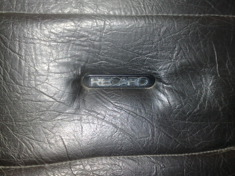 Шильдик на сиденье