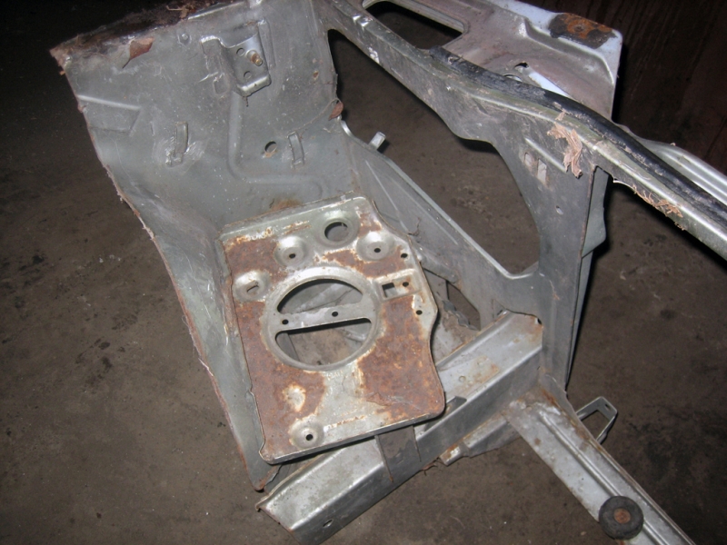 Прикупил телевизор, ржавый но не гнилой, и с площадкой под АКБ