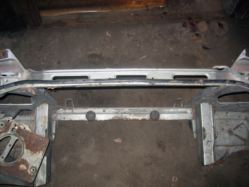 Прикупил телевизор, ржавый но не гнилой, и с площадкой под АКБ