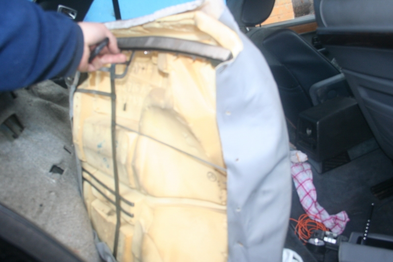 лепка донорской кожи и поролона на собственную основу, очищенную от пружин