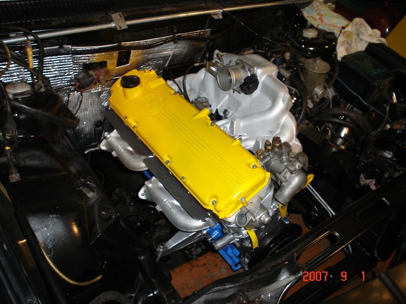 Стерильно чистый мотор без навесного