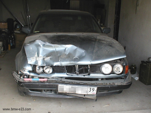 БМВ семерка после аварии