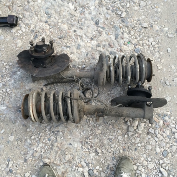 Передние амортизаторы и пружины