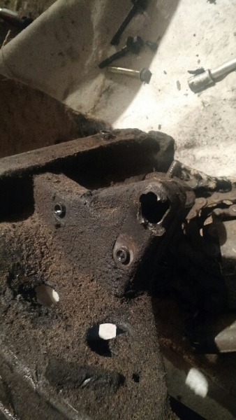 Передняя балка bmw e23