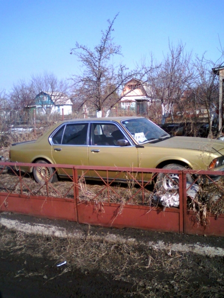 Малышка... вид сбоку